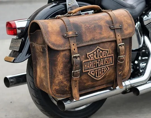 Сиденья и кофры из кожи